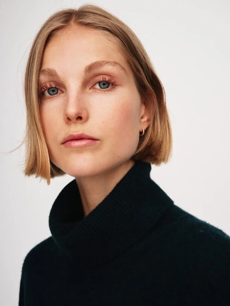 White   Warren Cashmere Essential Turtleneck Sweater in Black